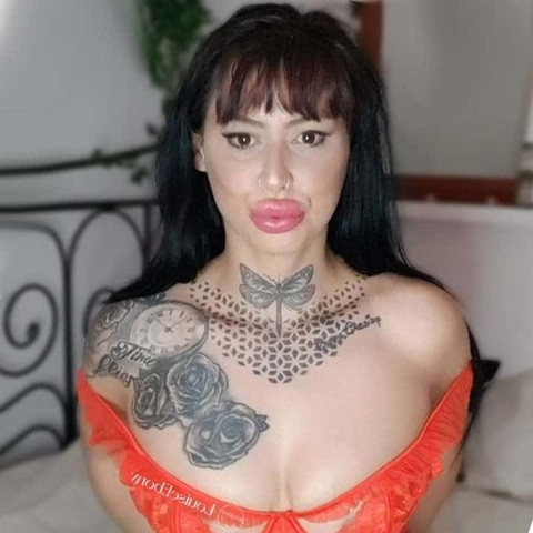 Louise_Ebony