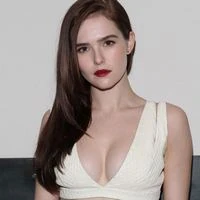 Zoey Deutch