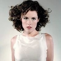 Kathleen Robertson