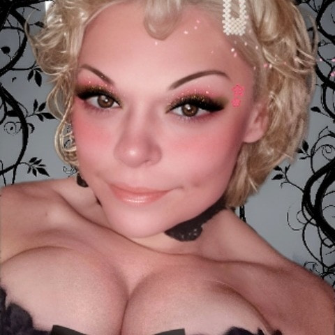 BrunetteBombshell