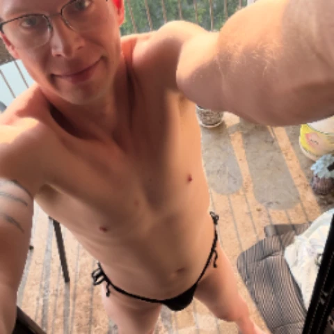 Erichornyboy