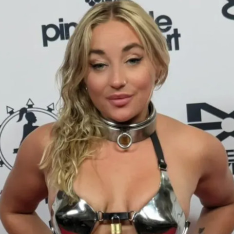 Zoey Ziptie