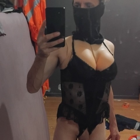 Sissy Issy Swish