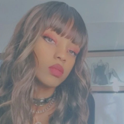 LaylaLashone 