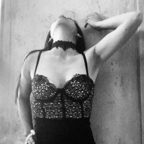 Desi0929