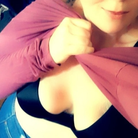 Nikki suxx