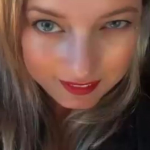 Miss-Chupagirly