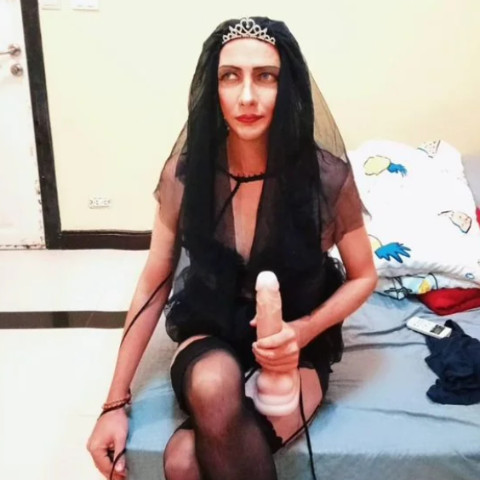 whiteladyboy