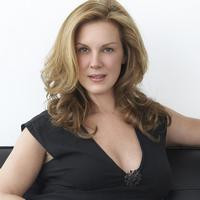 Elizabeth Perkins