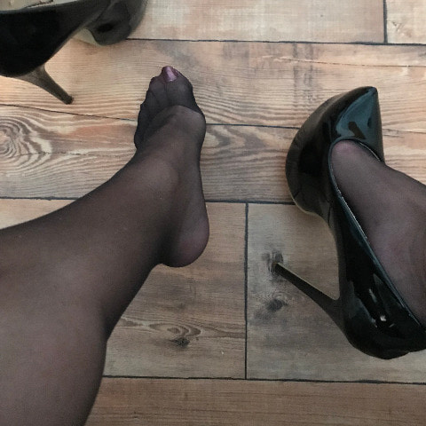 Lisablacknylons