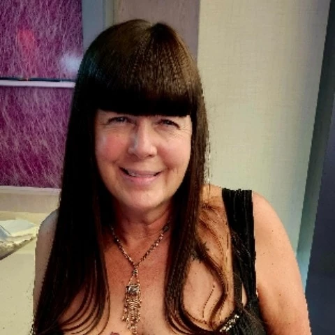 Hotwifeforplay1969