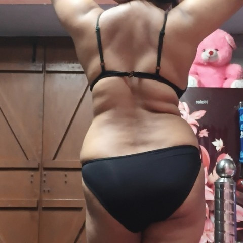 Naughtywifemonalisha178