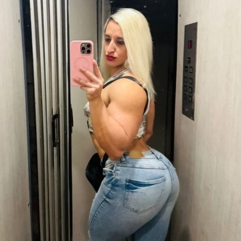 Musclegoddesskayla