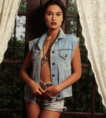 Tia Carrere