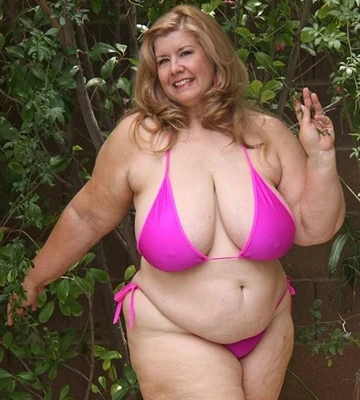 Curvy Sharon