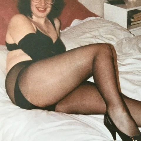 Lisablacknylons