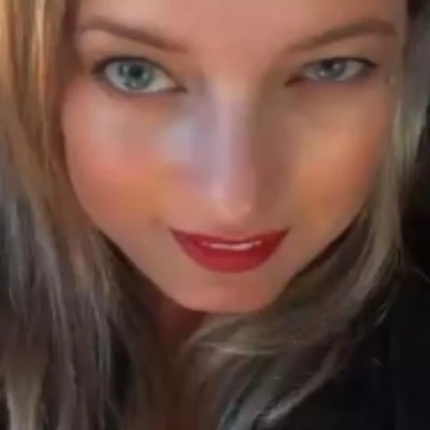 Miss-Chupagirly