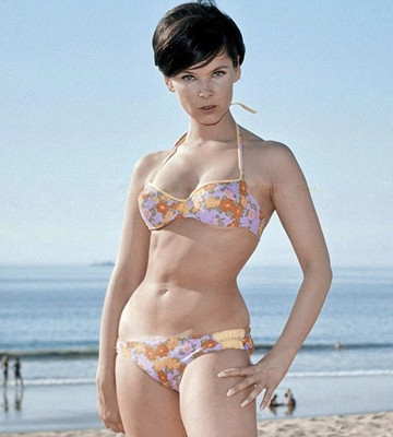 Yvonne Craig