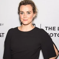 Taylor Schilling