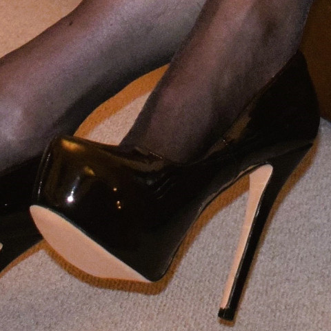 Lisablacknylons