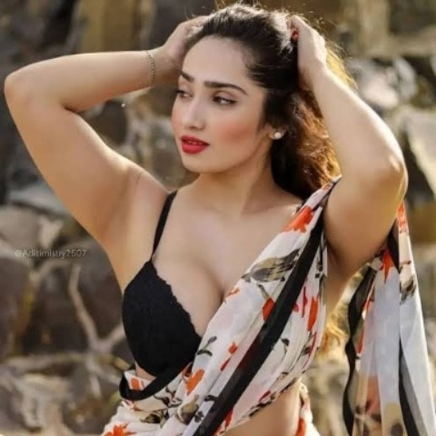 Sexy_Priya0
