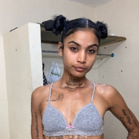 Lareynazendeya_